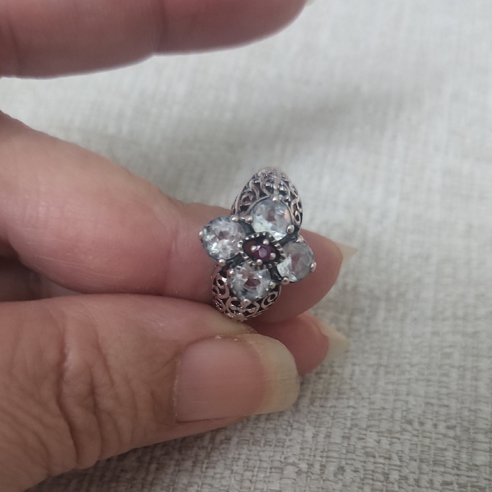 Exquisite Silver and Purple Floral Ring